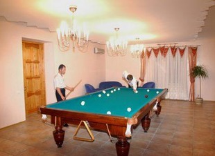Бильярдный стол. Отель Адиюх-Пэлас. Хабез, Карачаево-Черкесия.